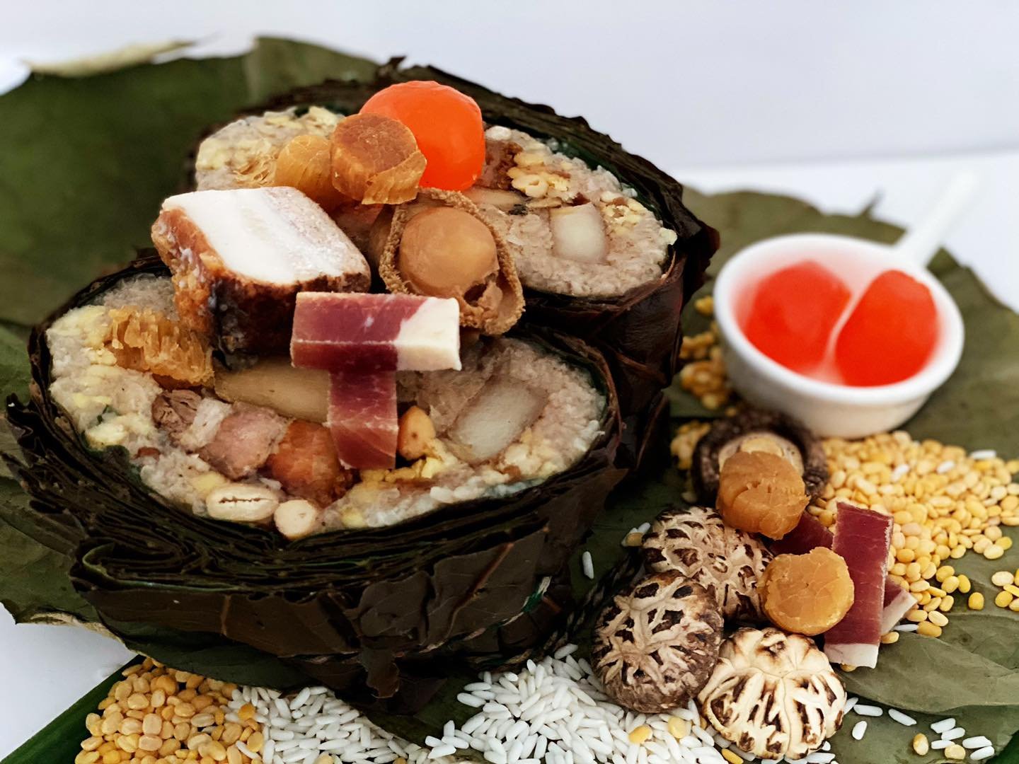 巨型鮑魚瑤柱手工裹蒸糭 Mega Abalone & Scallop Rice Dumpling