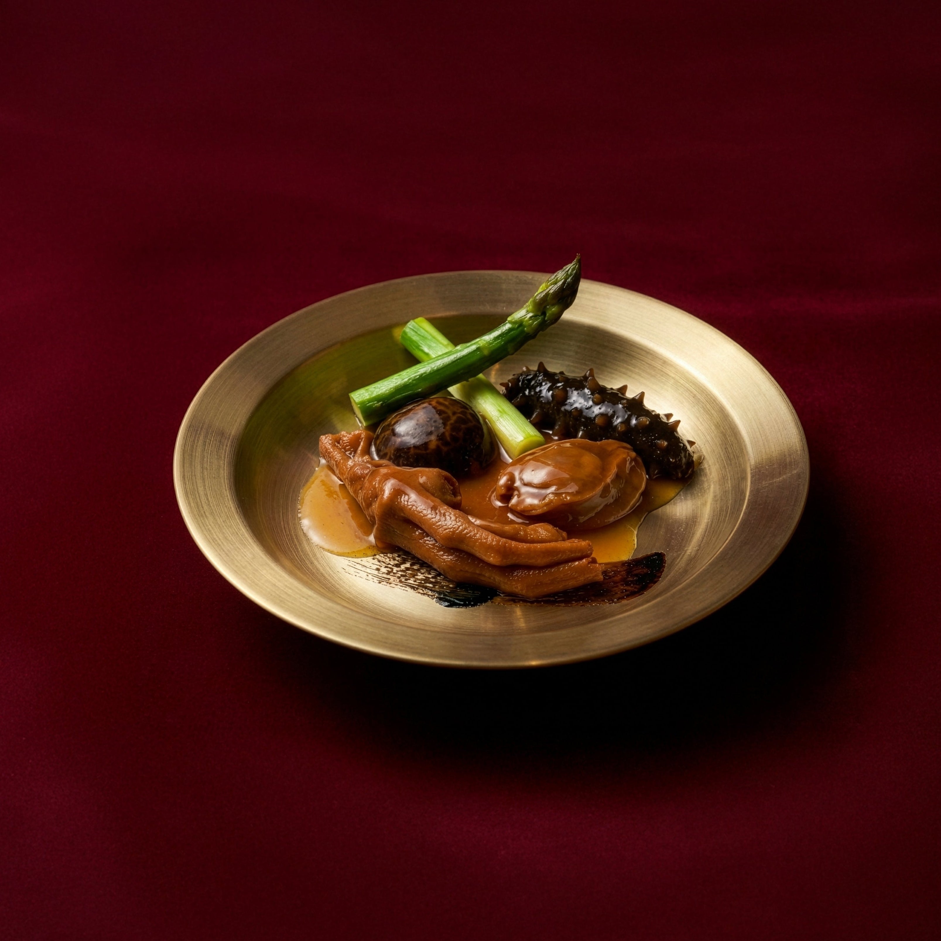 【頂級饗宴｜一人前】鮑魚海參扣鴨掌 The Imperial Banquet for One: Slow-Braised Kippin Abalone with Japanese Sea Cucumber & Collagen-Rich Duck Web.