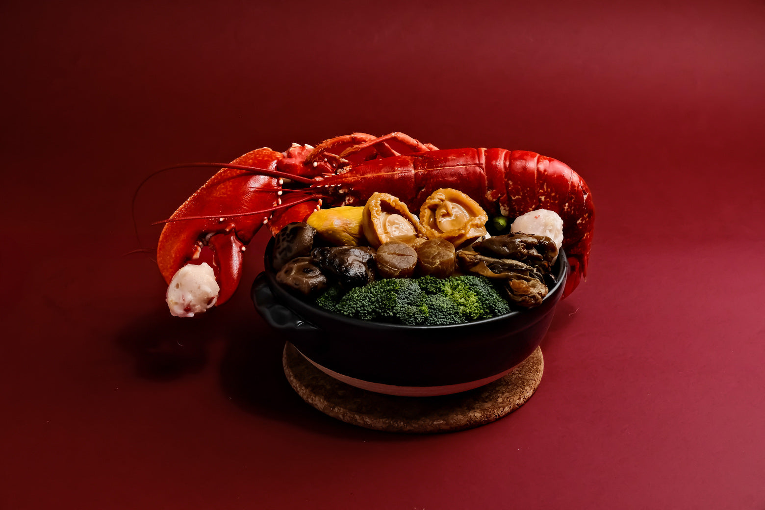 【二人盛宴】 龍蝦八頭鮑魚豬手冷凍盆菜  Lobster & 8-Head Abalone with Pork Knuckle Frozen Poon Choi