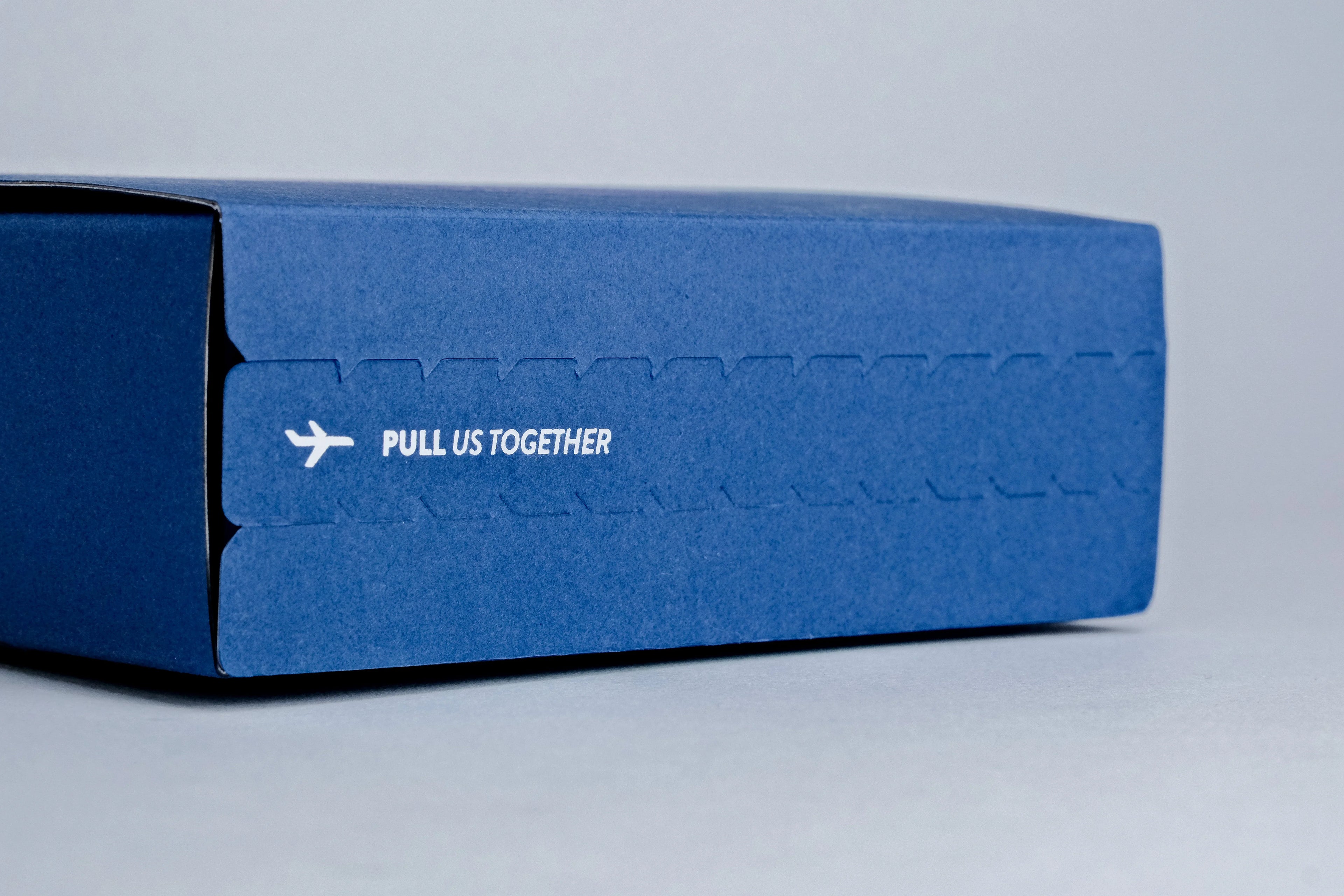 圓月月餅禮盒（六件三款口味）Full Moon Assorted Gift box  (Box of 6)