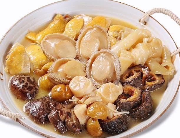 【四人極上】花膠海味佛跳牆（四頭鮑） Deluxe Seafood Treasure Broth with Fish Maw & 4-Head Abalone