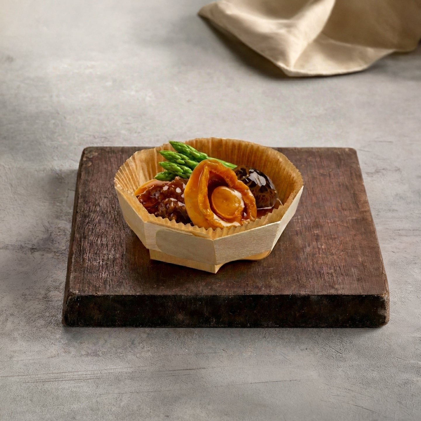 【頂級饗宴｜一人前】鮑魚海參扣鴨掌 The Imperial Banquet for One: Slow-Braised Kippin Abalone with Japanese Sea Cucumber & Collagen-Rich Duck Web.